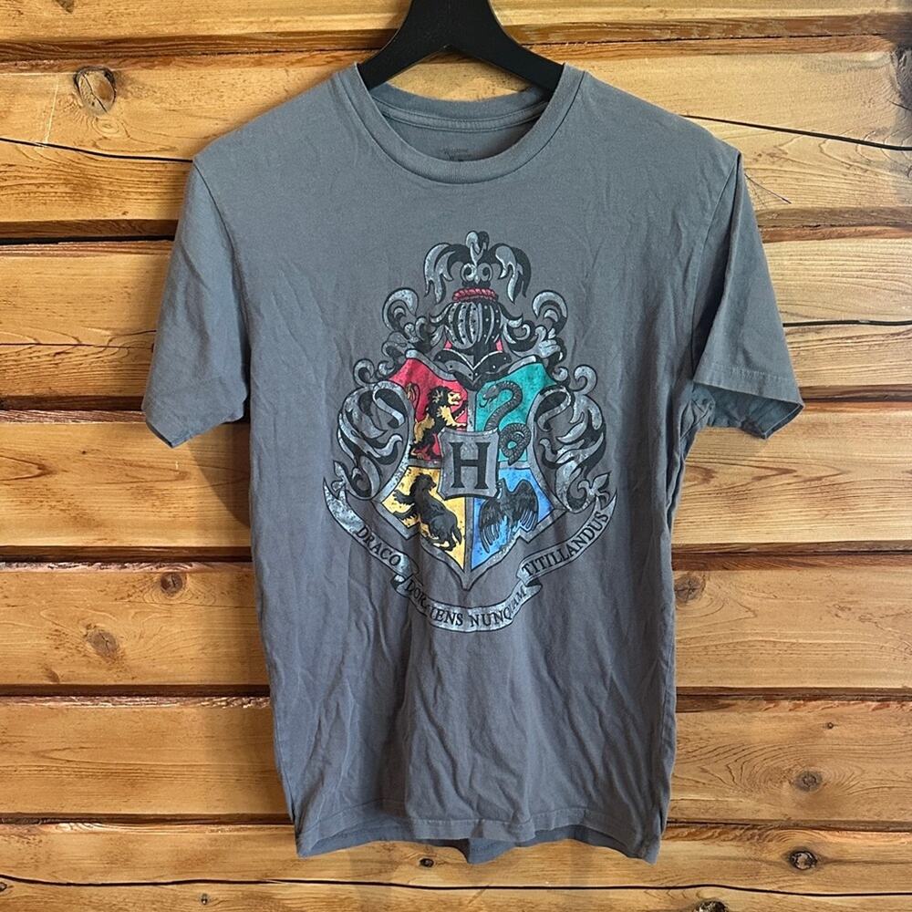 Harry Potter Short-Sleeve Crest Graphic T-Shirt